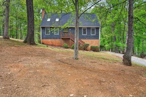 Photo of 107 Fox Hollow Road, Lynchburg, VA 24503 (MLS # 365810)