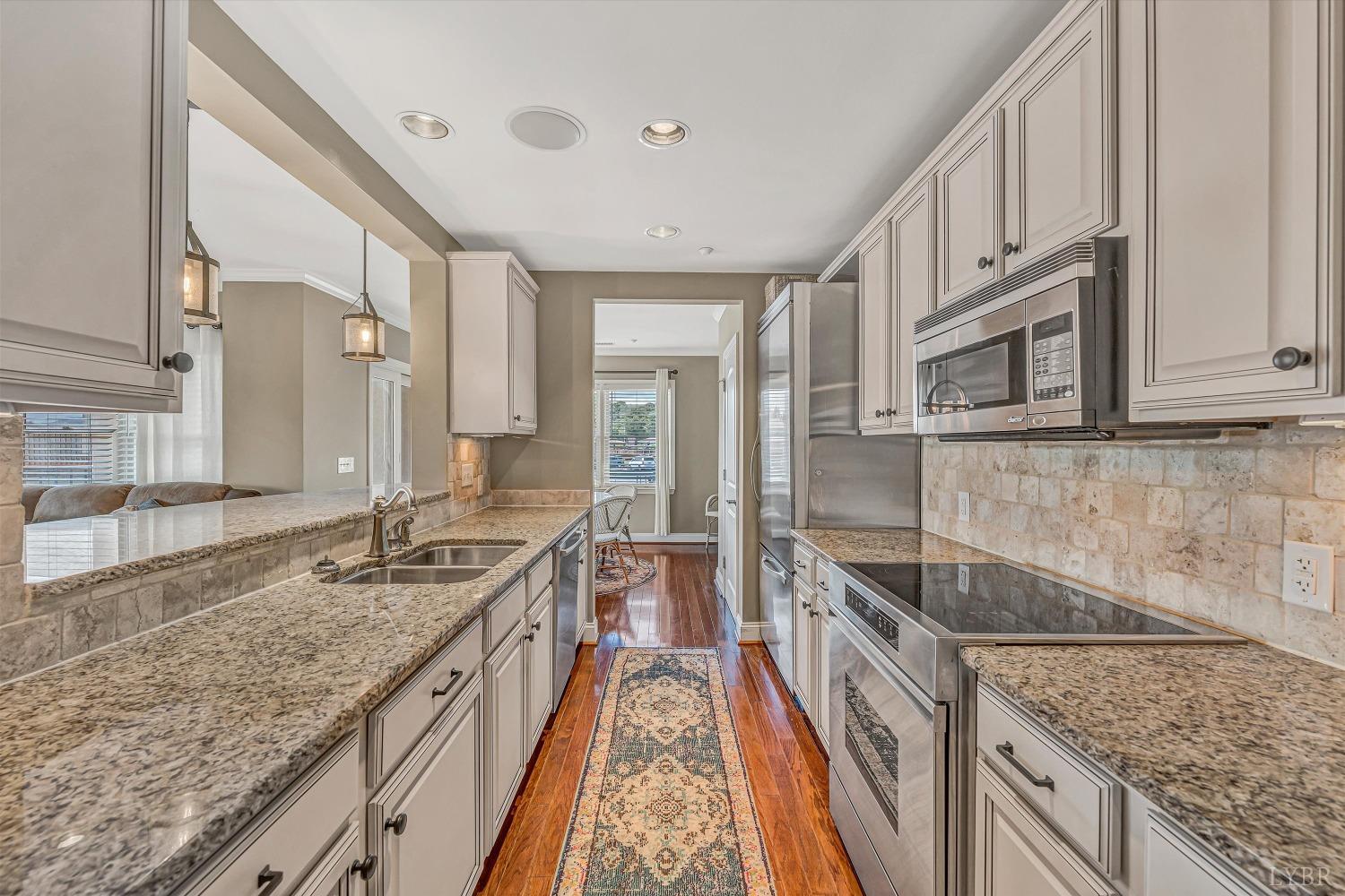 100 Bridgewater Pointe Place #201, Moneta, Virginia image 4