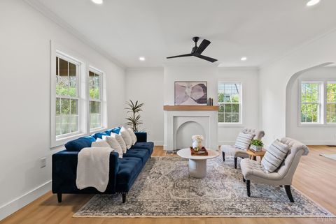 Tiny photo for 224 Cleveland Avenue, Lynchburg, VA 24503 (MLS # 363122)