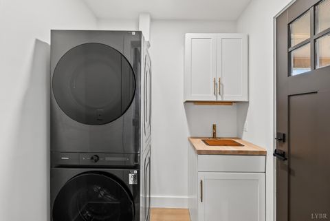 Tiny photo for 224 Cleveland Avenue, Lynchburg, VA 24503 (MLS # 363122)