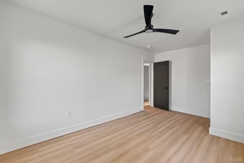 Tiny photo for 224 Cleveland Avenue, Lynchburg, VA 24503 (MLS # 363122)