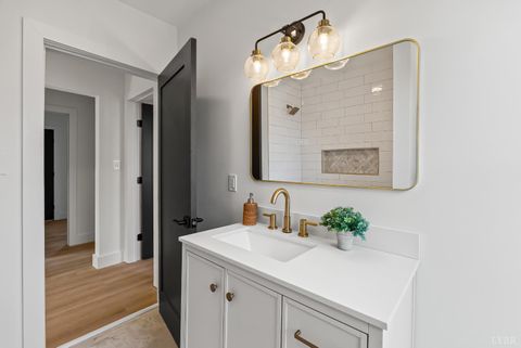 Tiny photo for 224 Cleveland Avenue, Lynchburg, VA 24503 (MLS # 363122)