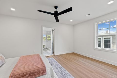 Tiny photo for 224 Cleveland Avenue, Lynchburg, VA 24503 (MLS # 363122)