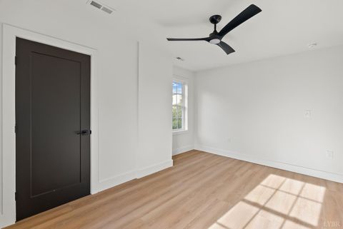 Tiny photo for 224 Cleveland Avenue, Lynchburg, VA 24503 (MLS # 363122)