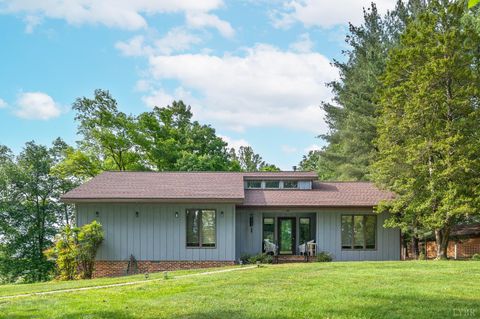 Tiny photo for 29 Deer Haven Drive, Buena Vista, VA 24416 (MLS # 366647)