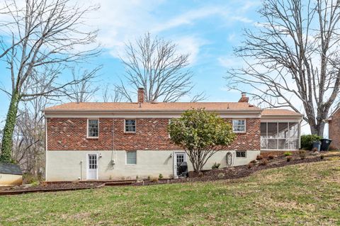 Tiny photo for 1005 Williamsburg Place, Lynchburg, VA 24503 (MLS # 365085)