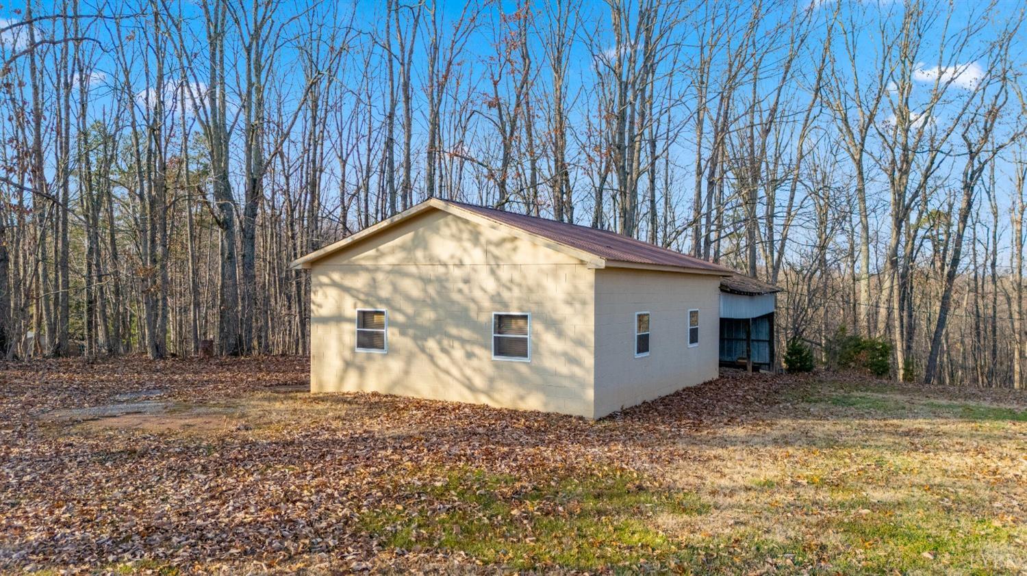 528 Jasper Wood Road, Hurt, Virginia image 3