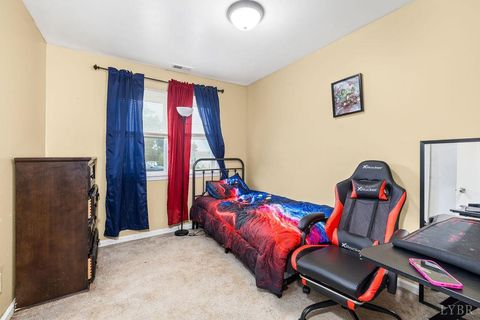 Tiny photo for 135 Brown Street, Appomattox, VA 24522 (MLS # 361119)