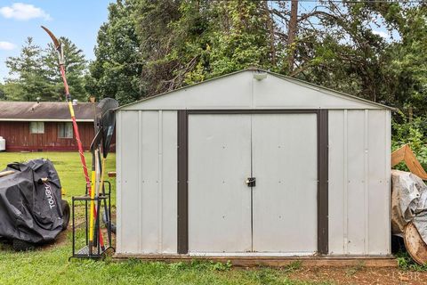 Tiny photo for 135 Brown Street, Appomattox, VA 24522 (MLS # 361119)