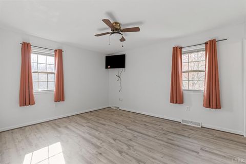 Tiny photo for 209 Stonehouse Drive, Lynchburg, VA 24502 (MLS # 365304)