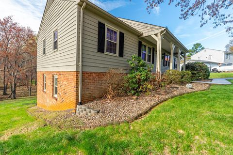 Tiny photo for 209 Stonehouse Drive, Lynchburg, VA 24502 (MLS # 365304)