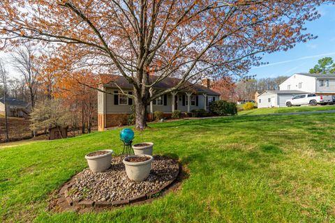 Tiny photo for 209 Stonehouse Drive, Lynchburg, VA 24502 (MLS # 365304)