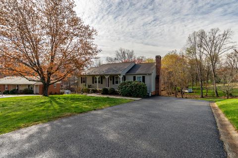 Tiny photo for 209 Stonehouse Drive, Lynchburg, VA 24502 (MLS # 365304)