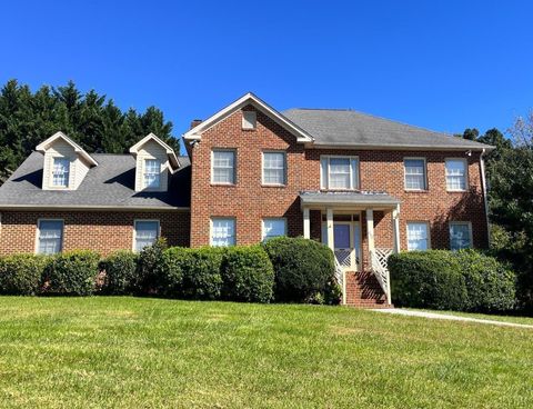 Photo of 300 Hayfield Drive, Lynchburg, VA 24503 (MLS # 360996)