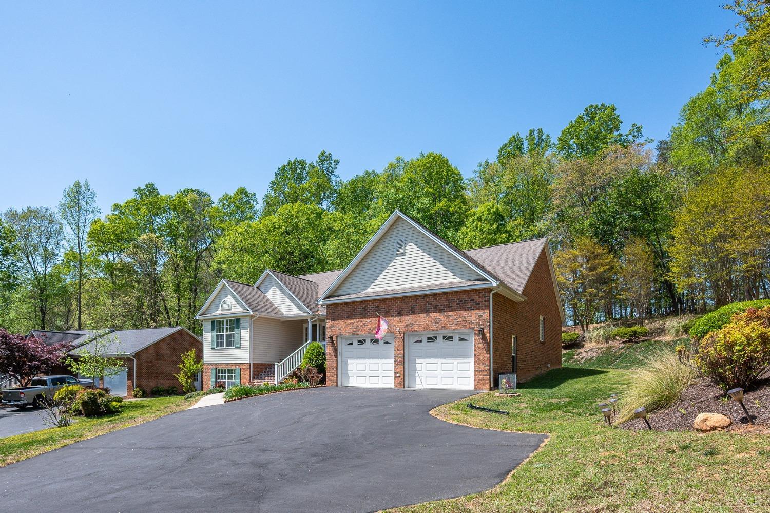 Danville, Virginia 24540, United States, 3 Bedrooms Bedrooms, ,2 BathroomsBathrooms,Residential,Pending,114087