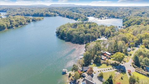 Tiny photo for 3018 Northridge Road, Hardy, VA 24101 (MLS # 363253)