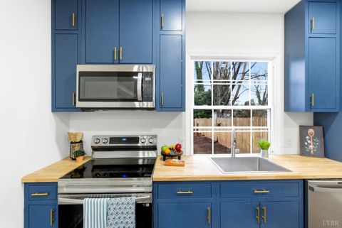 Tiny photo for 404 Euclid Avenue, Lynchburg, VA 24501 (MLS # 364716)