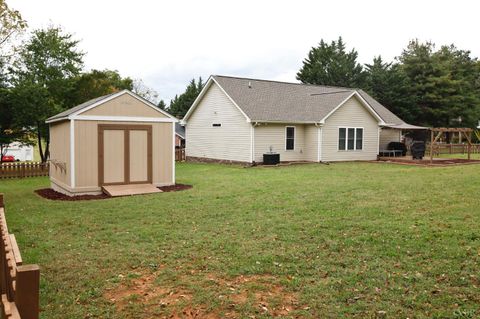 Tiny photo for 212 NE Princeton Circle, Roanoke, VA 24012 (MLS # 365655)