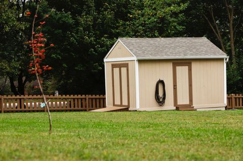 Tiny photo for 212 NE Princeton Circle, Roanoke, VA 24012 (MLS # 365655)