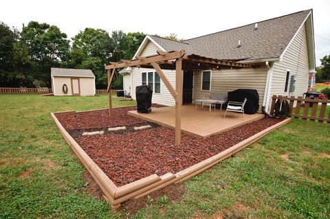 Tiny photo for 212 NE Princeton Circle, Roanoke, VA 24012 (MLS # 365655)