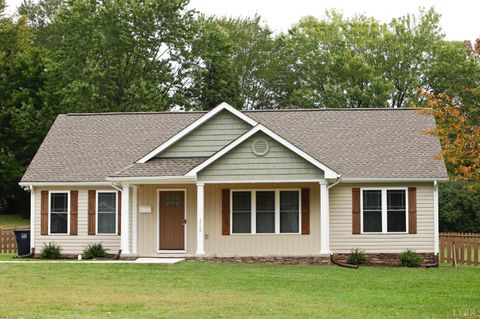 Photo of 212 NE Princeton Circle, Roanoke, VA 24012 (MLS # 365655)