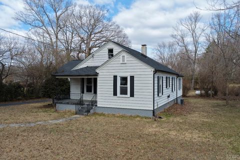 Tiny photo for 108 Parkway Drive, Danville, VA 24521 (MLS # 364632)