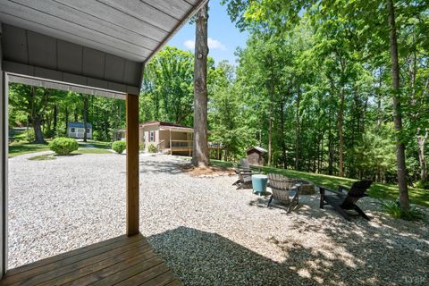 Tiny photo for 892 Franklin Creek Road, Amherst, VA 24521 (MLS # 366237)