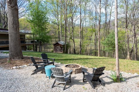 Tiny photo for 892 Franklin Creek Road, Amherst, VA 24521 (MLS # 366237)