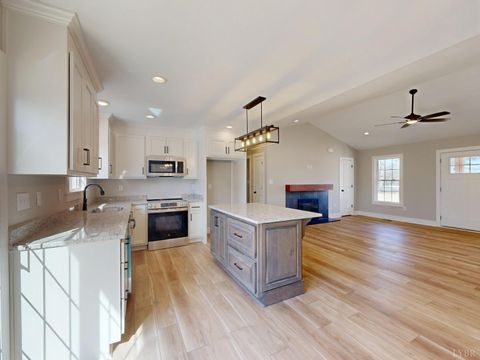 Tiny photo for 9807 Old Courthouse Rd, Appomattox, VA 24522 (MLS # 360669)