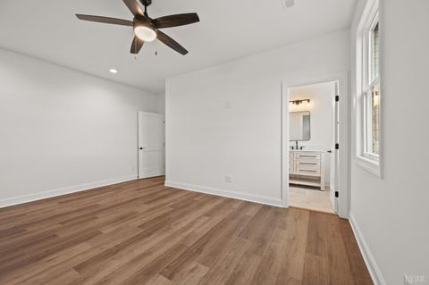 Tiny photo for 1148 Val Terrace Court, Forest, VA 24551 (MLS # 364667)