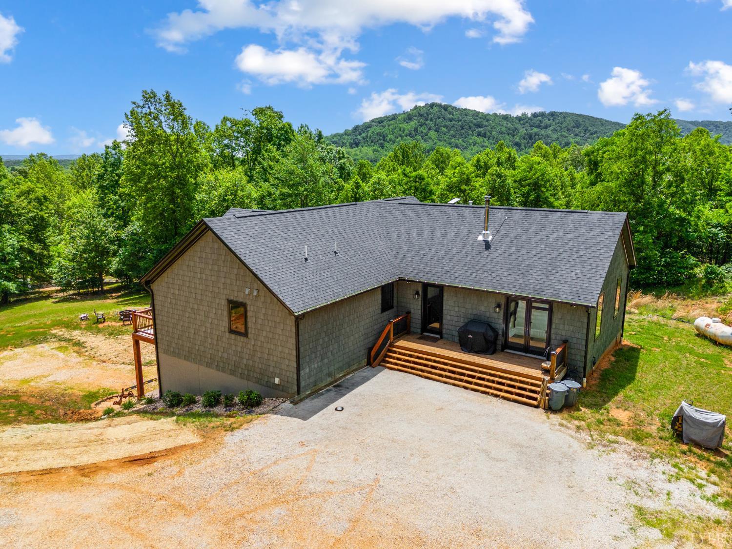 929 Poor House Farm Road, Amherst, Virginia image 6