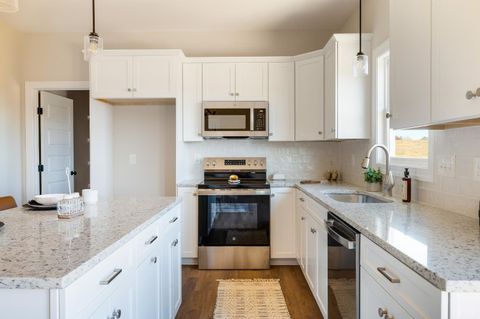 Tiny photo for 10528 Leesville Road, Lynch Station, VA 24571 (MLS # 363175)