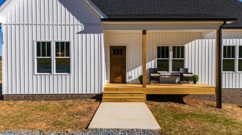 Tiny photo for 10528 Leesville Road, Lynch Station, VA 24571 (MLS # 363175)