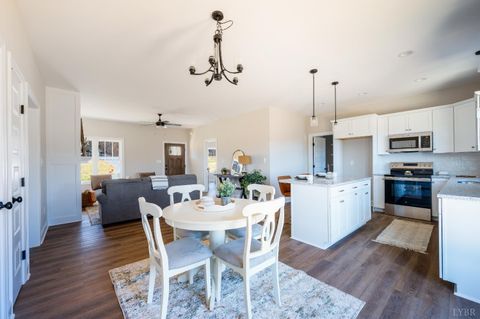 Tiny photo for 10528 Leesville Road, Lynch Station, VA 24571 (MLS # 363175)