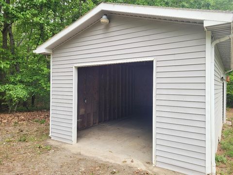 Tiny photo for 2733 Olive Branch Road, Prospect, VA 23960 (MLS # 366697)