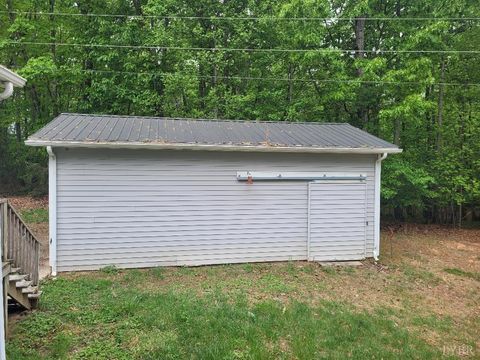 Tiny photo for 2733 Olive Branch Road, Prospect, VA 23960 (MLS # 366697)