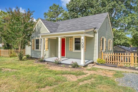 Photo of 109 Crestview Drive, Madison Heights, VA 24572 (MLS # 361659)