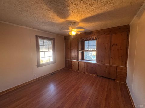 Tiny photo for 270 Crescent Lane, Monroe, VA 24574 (MLS # 364443)