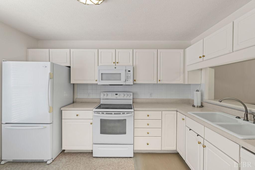 1055 Jefferson Oaks Court #3, Forest, Virginia image 4