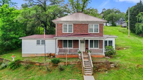 Photo of 10662 Lee Jackson Hwy. Hwy, Big Island, VA 24526 (MLS # 364417)