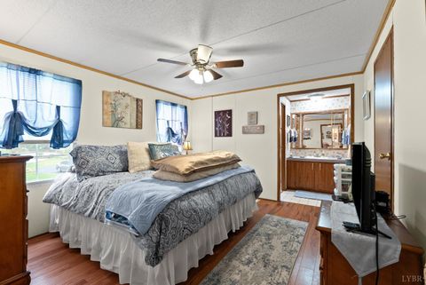 Tiny photo for 1289 Confederate Boulevard, Appomattox, VA 24522 (MLS # 362237)