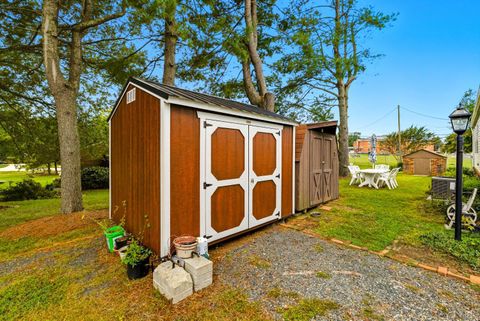 Tiny photo for 1289 Confederate Boulevard, Appomattox, VA 24522 (MLS # 362237)