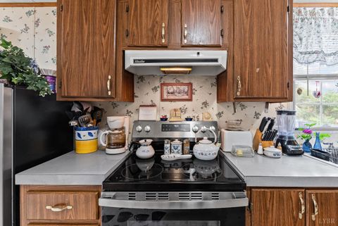 Tiny photo for 1289 Confederate Boulevard, Appomattox, VA 24522 (MLS # 362237)