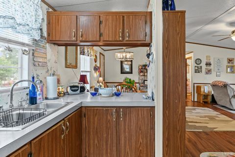 Tiny photo for 1289 Confederate Boulevard, Appomattox, VA 24522 (MLS # 362237)