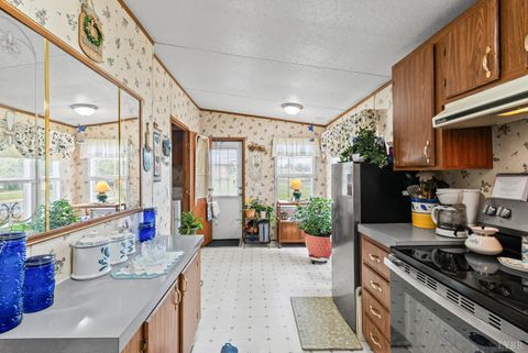 Tiny photo for 1289 Confederate Boulevard, Appomattox, VA 24522 (MLS # 362237)
