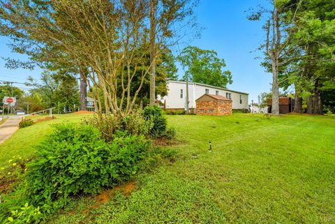 Tiny photo for 1289 Confederate Boulevard, Appomattox, VA 24522 (MLS # 362237)