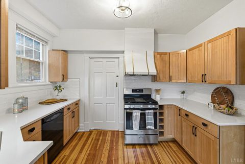 Tiny photo for 106 connecticut Avenue, Lynchburg, VA 24501 (MLS # 362589)