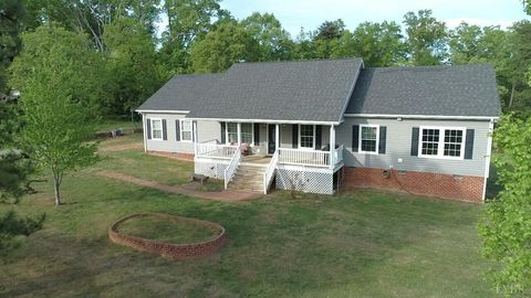 Tiny photo for 6956 Climax Rd Rd, Gretna, VA 24557 (MLS # 365799)