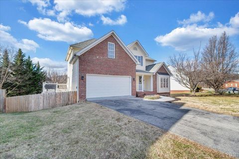Tiny photo for 7915 Lanasey Drive, Roanoke, VA 24019 (MLS # 363834)