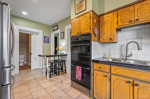 Tiny photo for 517 Longwood Avenue, Bedford, VA 24523 (MLS # 364860)